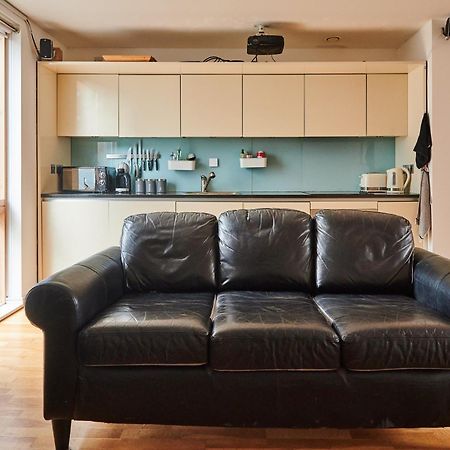 Bright 2 Bedroom Flat In Old Street With Balcony London Exterior foto